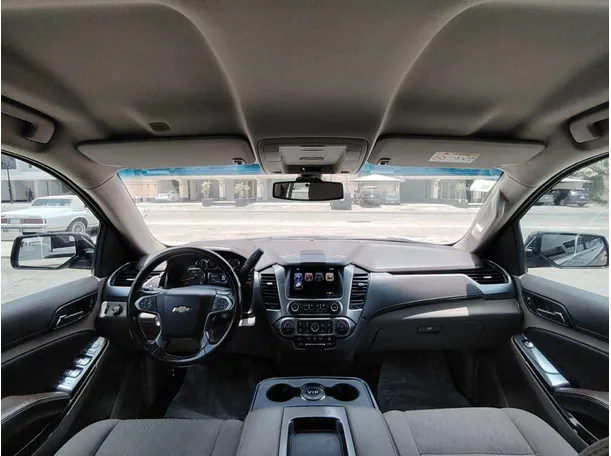 Car image 17