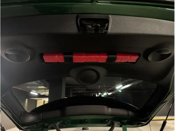 Car image 14