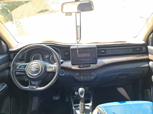 Car image 15