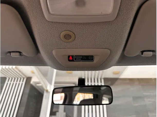 Car image 25