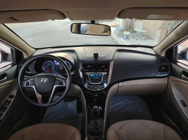 Car image 16