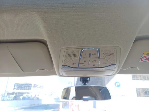 Car image 22
