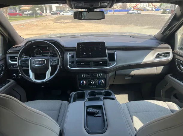 Car image 16