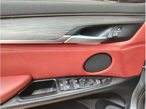 Car image 40