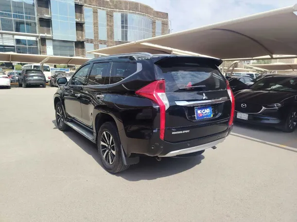 Car image 7