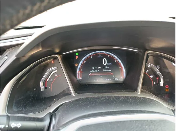 Car image 19