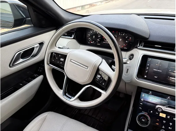 Car image 21