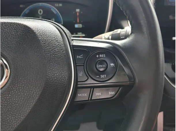 Car image 19