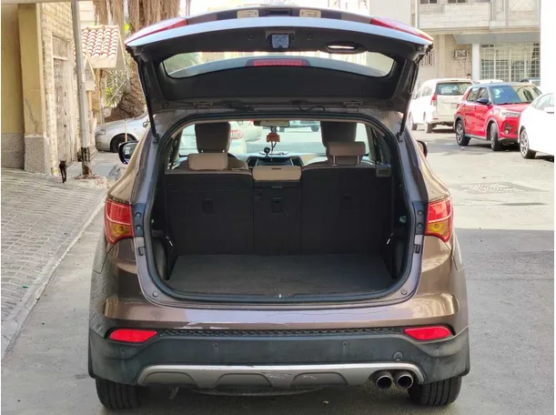 Car image 23