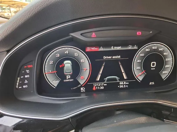 Car image 20