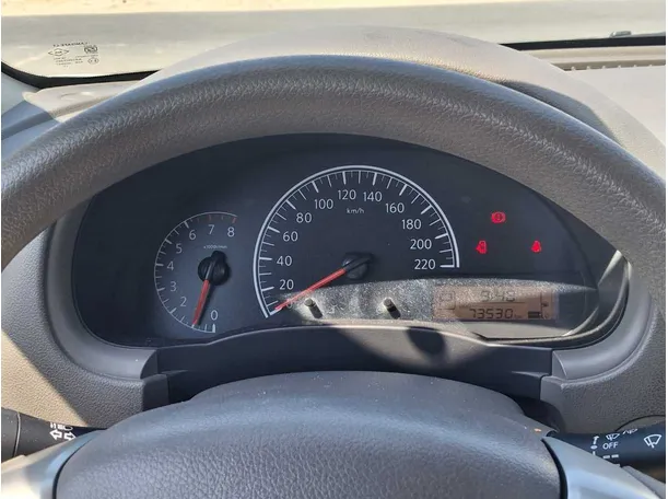 Car image 19