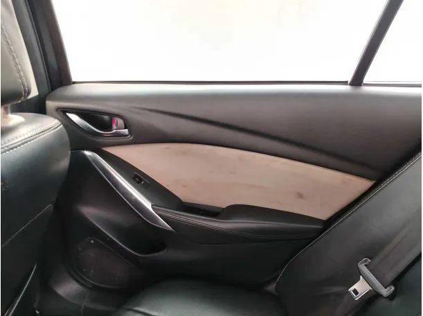 Car image 33