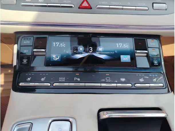 Car image 20