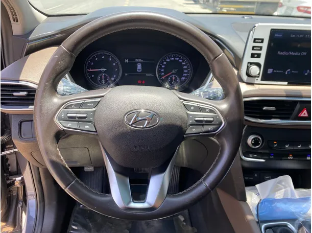 Car image 17