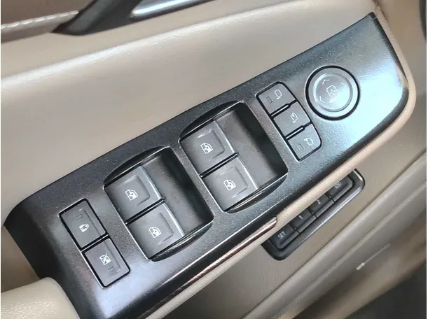 Car image 33