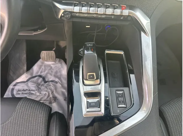 Car image 15