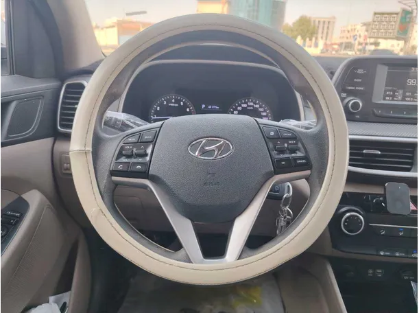 Car image 21