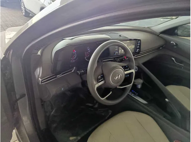 Car image 10