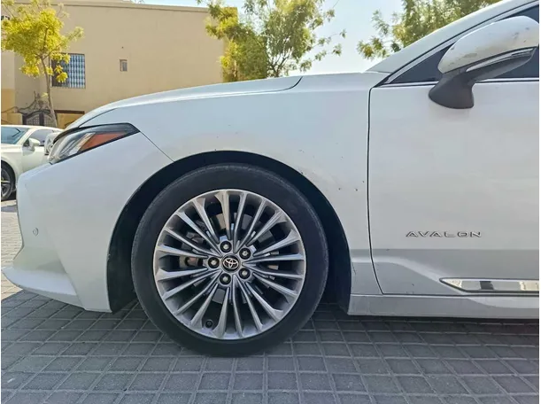 Car image 9