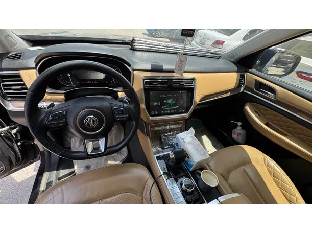 Car image 17