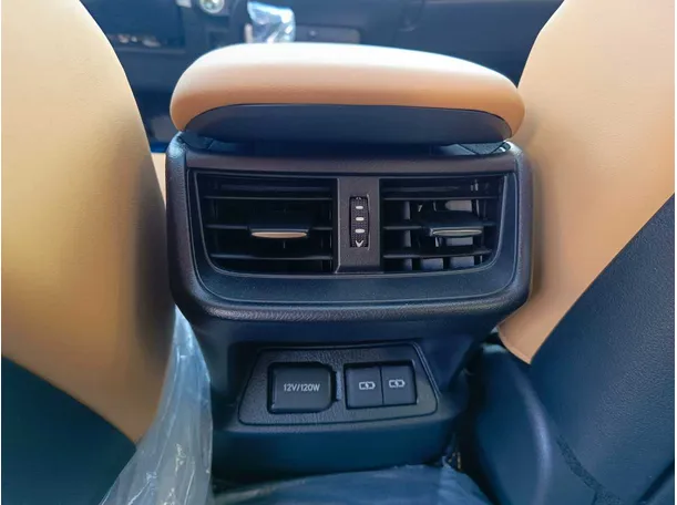 Car image 35