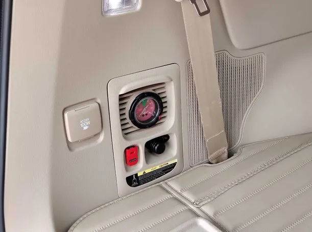 Car image 37