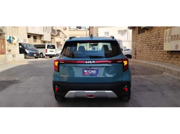 Car image 6