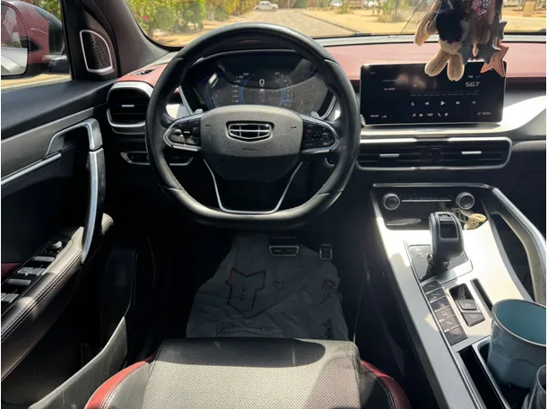 Car image 16