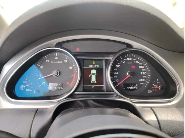 Car image 30