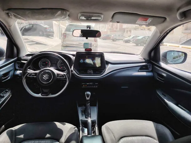 Car image 18