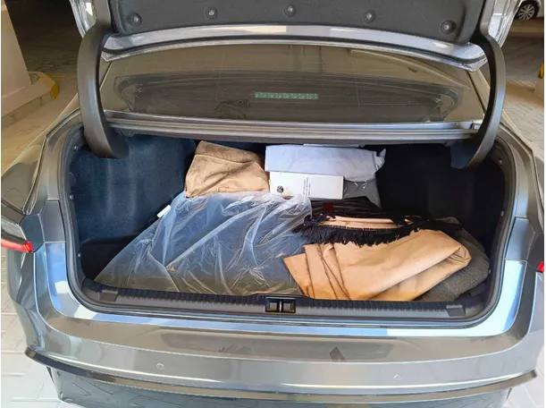 Car image 25