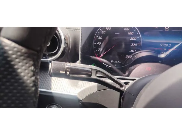 Car image 25