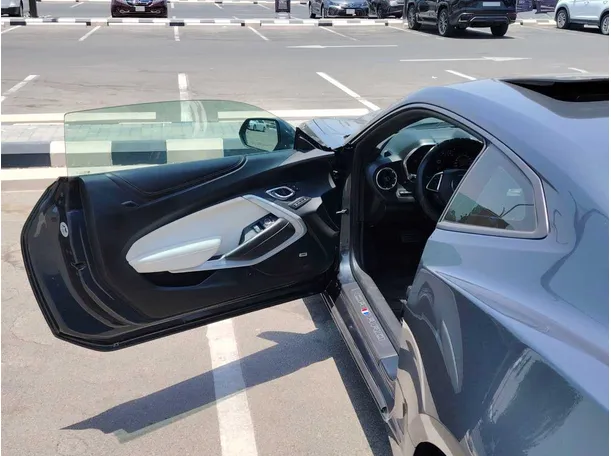 Car image 11