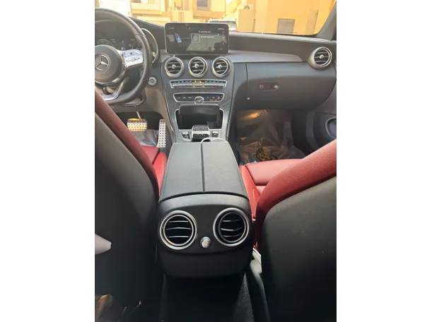 Car image 19