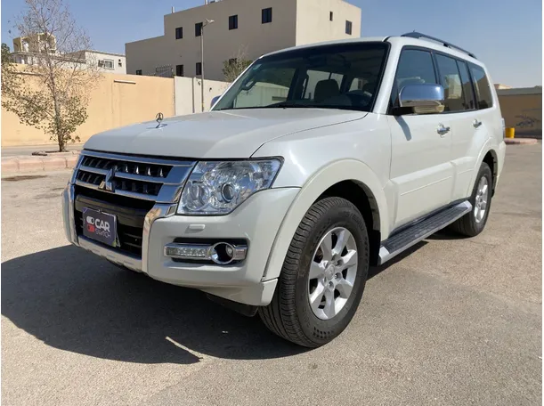2015 Mitsubishi Pajero in KSA