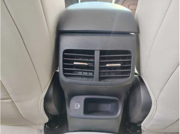 Car image 32