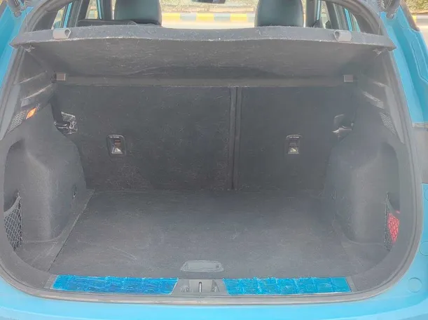 Car image 25