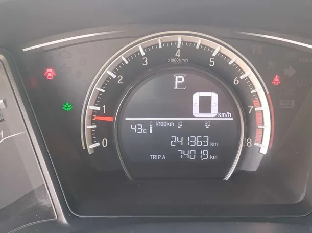Car image 17