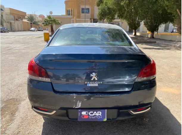 Car image 5