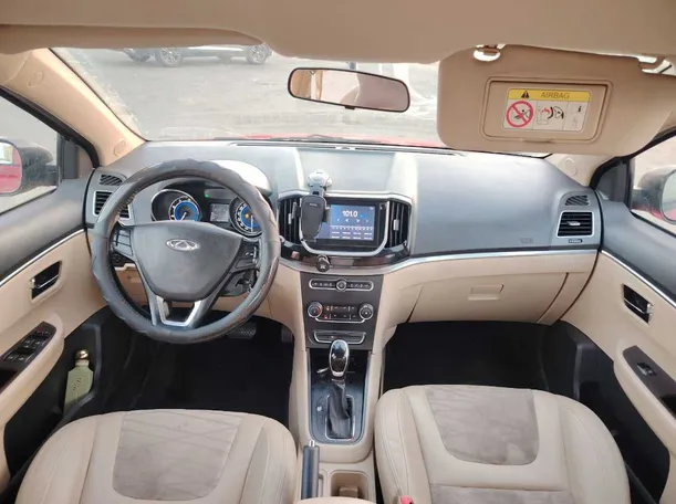 Car image 19