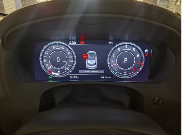 Car image 18