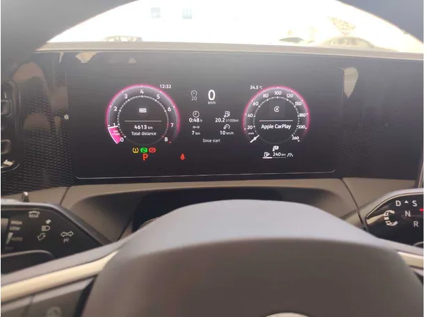 Car image 24