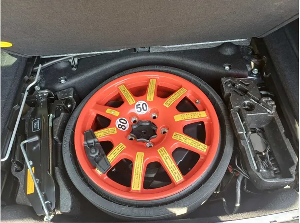 Car image 21
