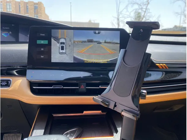 Car image 17