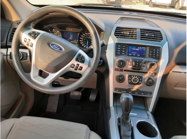 Car image 16