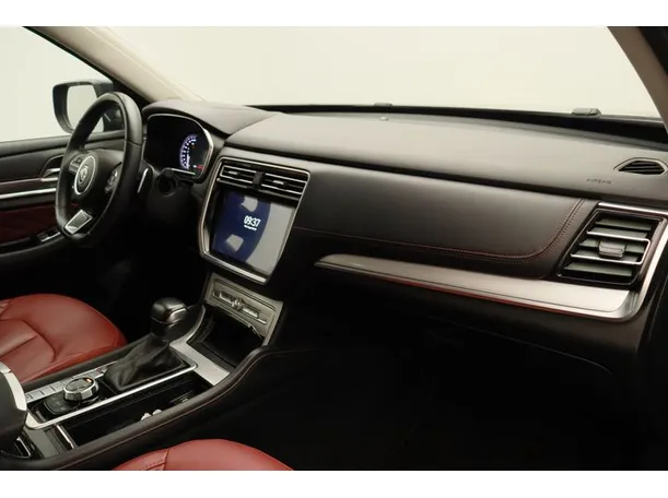 Car image 10