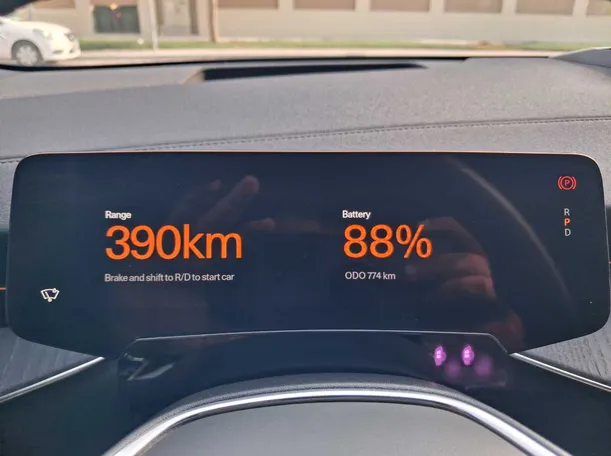 Car image 19