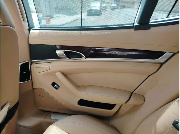 Car image 37
