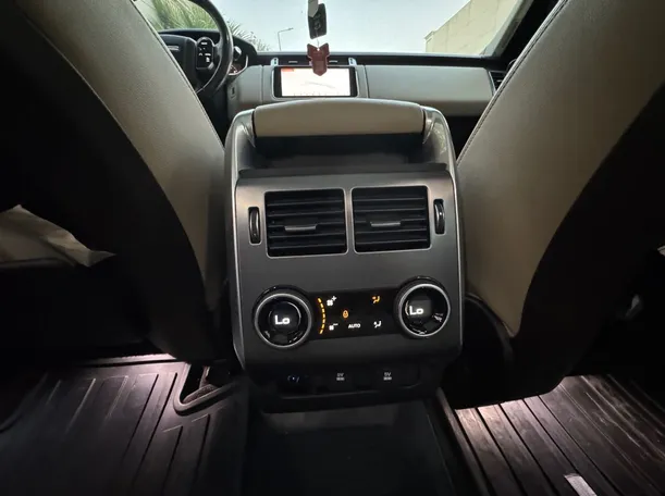 Car image 27