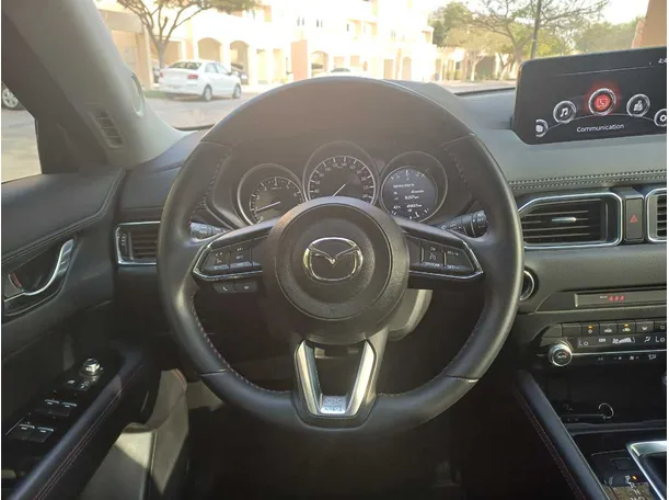 Car image 14